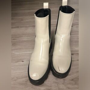 White lug boots